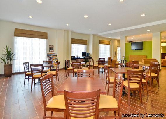 Sleep Inn & Suites Haysville Экстерьер фото